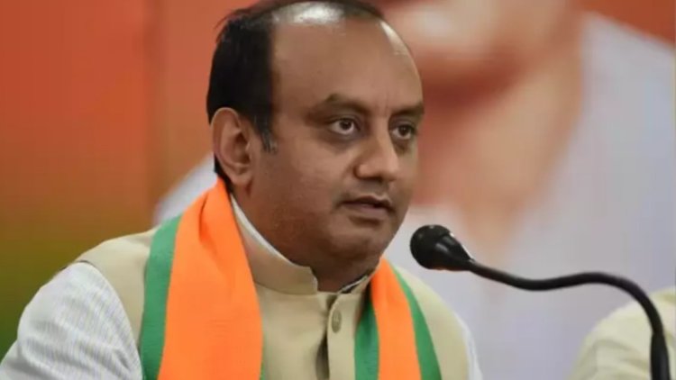 लोकसभा चुनाव 2024: बीजेपी का दावा, कांग्रेस के घोषणापत्र में हैं न्यूयॉर्क और थाईलैंड की तस्वीरें