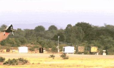 ISRO के रीयूजेबल लॉन्च व्हीकल की तीसरी सफल लैंडिंग:तेज हवाओं के बीच 4.5 KM की ऊंचाई से पुष्पक रिलीज किया, रनवे पर ऑटोमेटिक लैंडिंग