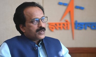 चंद्रयान-4 तो कमाल ही कर देगा...चांद को चूम कर धरती पर लौटेगा, अंतरिक्ष में होगा 'संगम', ISRO चीफ ने दी गुड न्यूज